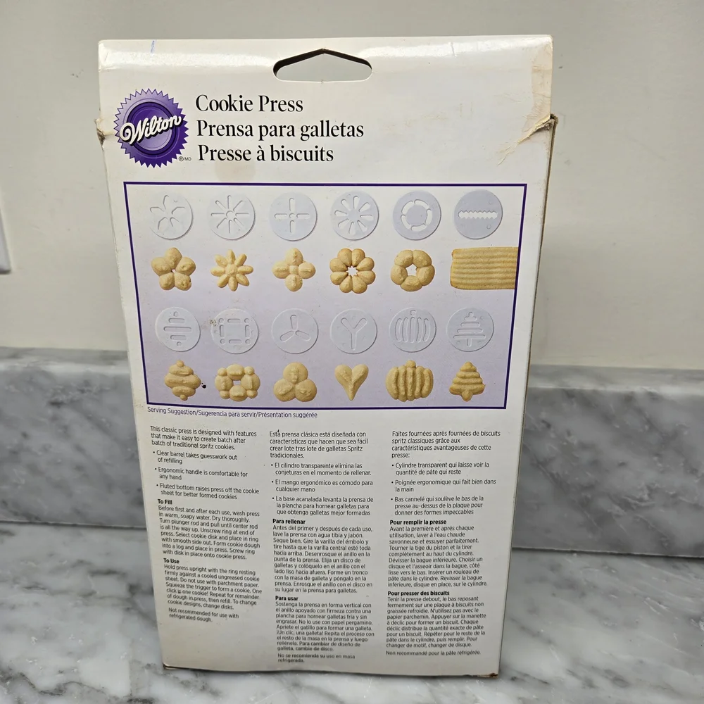 Wilton Comfort Grip COOKIE PRESS‎ 12-Discs Ergonomic Easy Squeeze Handle  Sealed